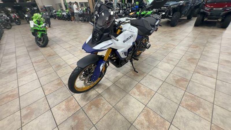 New 2024 Suzuki V-STROM 800DE Image 8