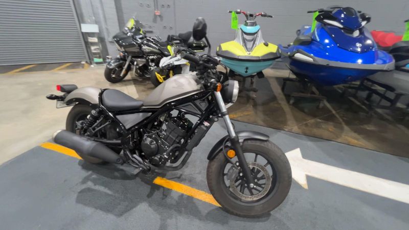 Used 2018 Honda REBEL 300 Image 2