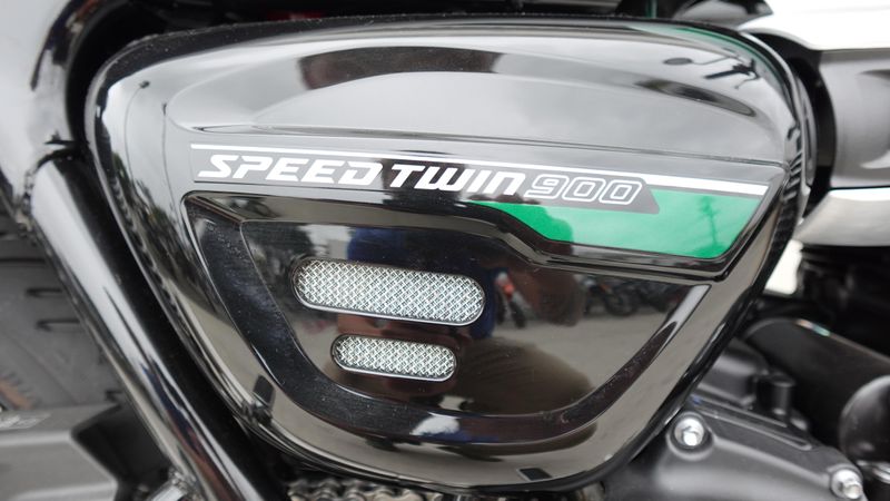 2024 Triumph Speed Twin 900 Stealth Edition 