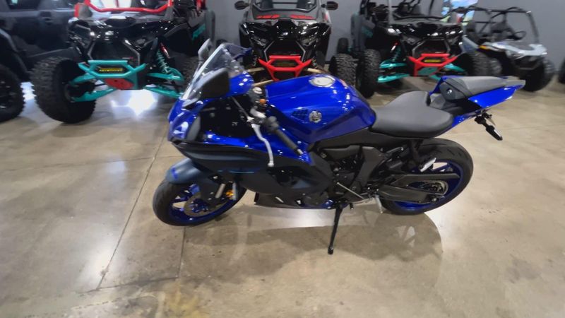 Used 2023 Yamaha YZF-R7 Image 5