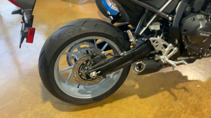 New 2024 Suzuki GSX-8S Image 9