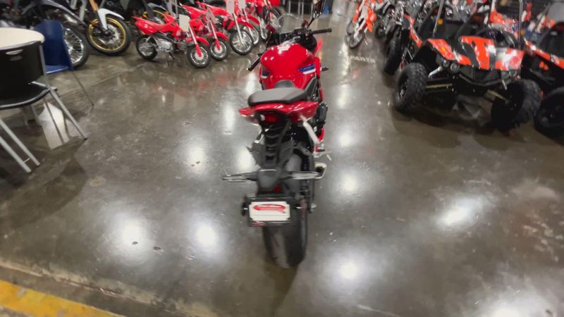 New 2026 Honda CBR650R E-CLUTCH Image 7