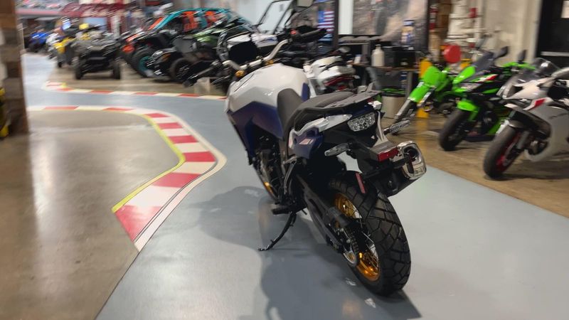 2024 Suzuki V-STROM 800DE Image 2