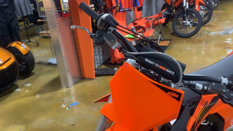 2025 KTM 300 SX Image 5