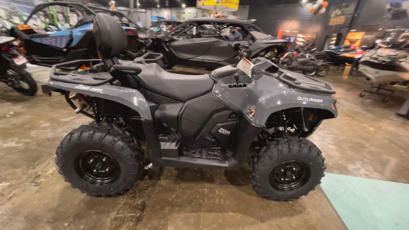 New 2026 Can-Am OUTLANDER MAX DPS 700 Image 5