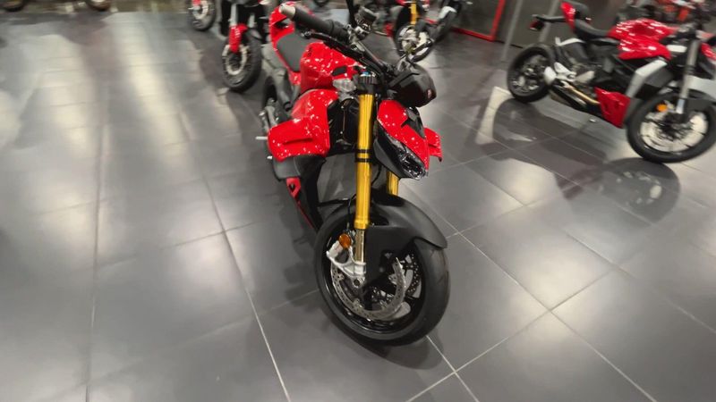 New 2025 Ducati STREETFIGHTER V4 S 3G Image 2