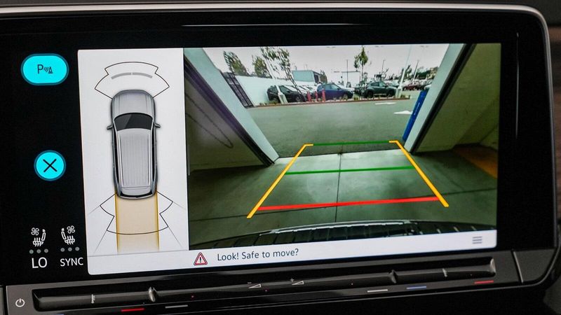 New 2025 Volkswagen Atlas 2.0T SELImage 24
