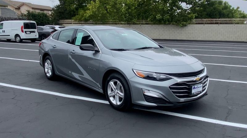 Used 2023 Chevrolet Malibu LSImage 3
