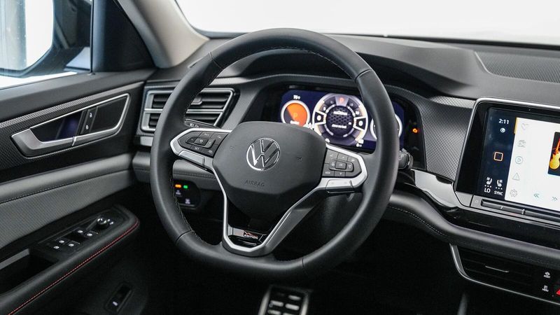 New 2025 Volkswagen Atlas 2.0T Peak EditionImage 16