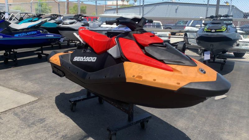 New 2024 Sea-Doo SPARK FOR 3 90 CONVENIENCE PACKAGE Image 8