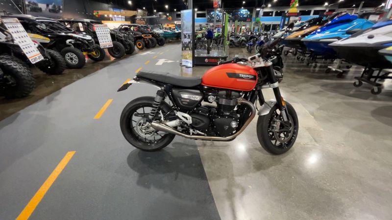 2023 Triumph SPEED TWIN 1200  in a MATTE BAJA ORANGE exterior color. Del Amo Motorsports of Redondo Beach (424) 390-7811 delamomotorsports.com 