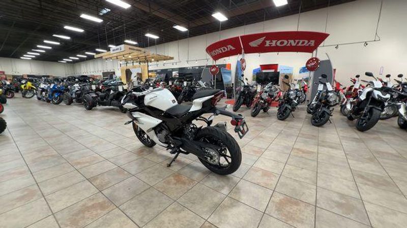 Used 2025 CFMOTO 300SS CF300-5US Image 6
