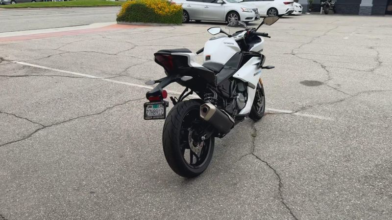 Used 2025 CFMOTO 300SS Image 8