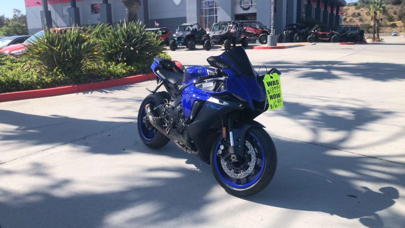 Used 2023 Yamaha YZF-R1 CA Image 2