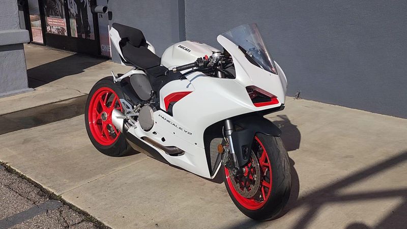 Used 2023 Ducati Panigale V2 Image 5