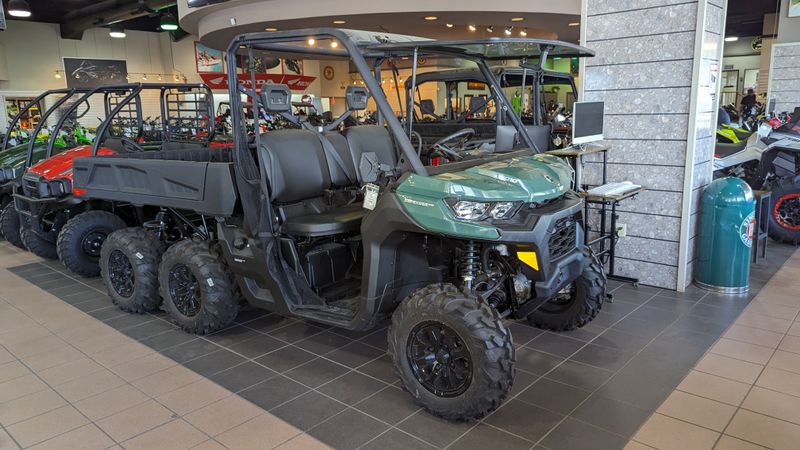 2023 CAN-AM DEFENDER 6X6 DPS 64 HD10 GN 23Image 2