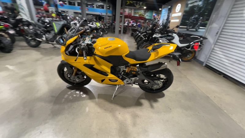 New 2026 Ducati PANIGALE V2 S Image 5