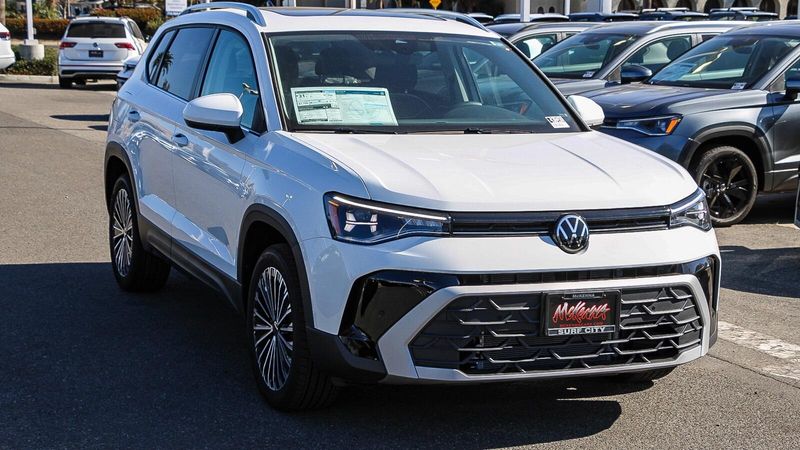 2025 Volkswagen Taos 1.5T SEImage 5