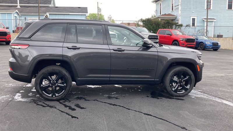 2023 Jeep Grand Cherokee Altitude 4x4Image 27
