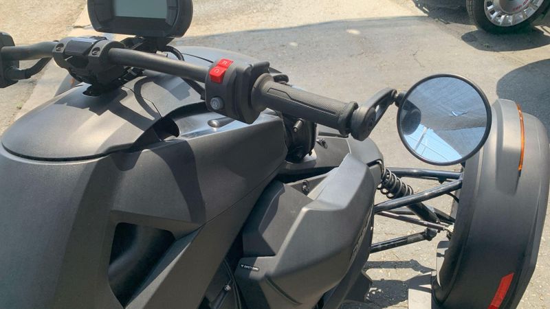 2023 Can-Am F1PC  in a BLACK/ CUSTOM exterior color. Del Amo Motorsports of Long Beach (562) 362-3160 delamomotorsports.com 