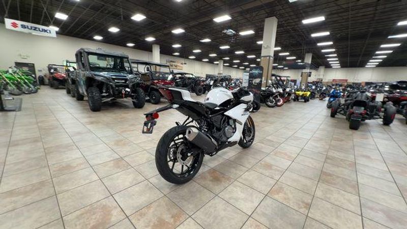 New 2025 CFMOTO 300SS Image 8