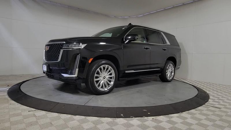 2024 Cadillac Escalade Premium Luxury photo 3