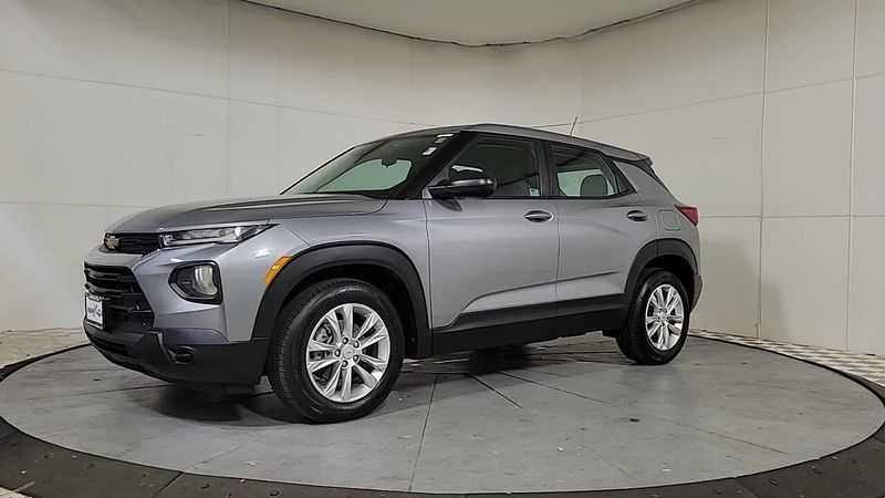 2023 Chevrolet Trailblazer LS photo 3