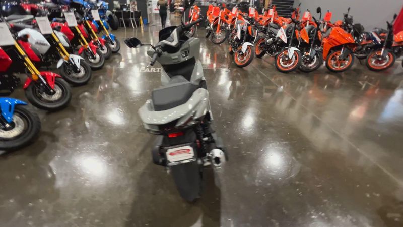 2025 Honda PCX Image 7