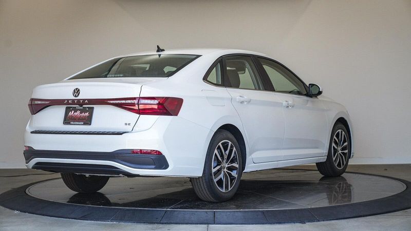 New 2025 Volkswagen Jetta 1.5T SEImage 4