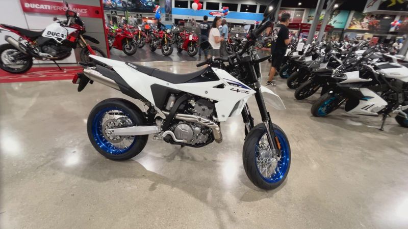 New 2025 Suzuki DR-Z4SM Image 9