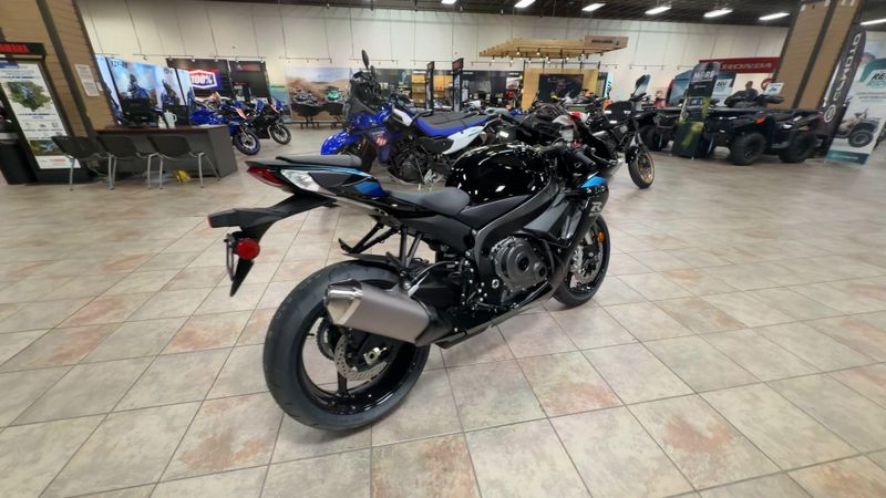 New 2027 Suzuki GSX-R600 Image 9