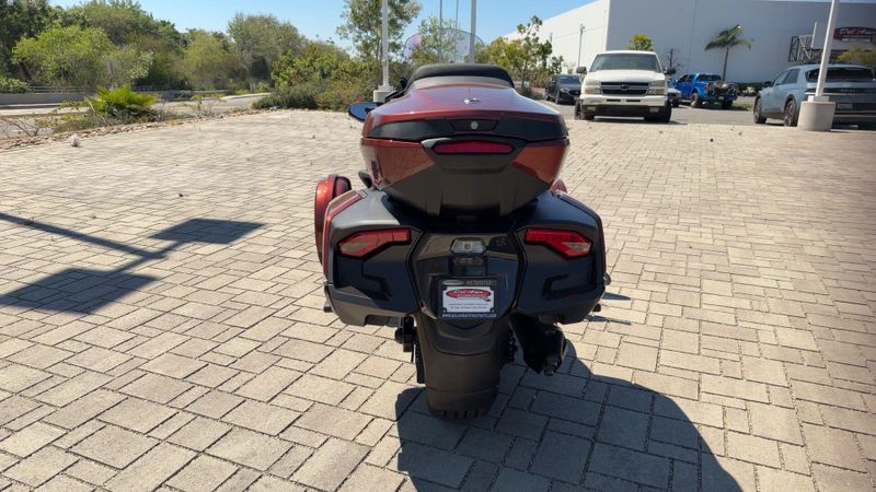 New 2026 Can-Am SPYDER RT SEA-TO-SKY (SE6) Image 8