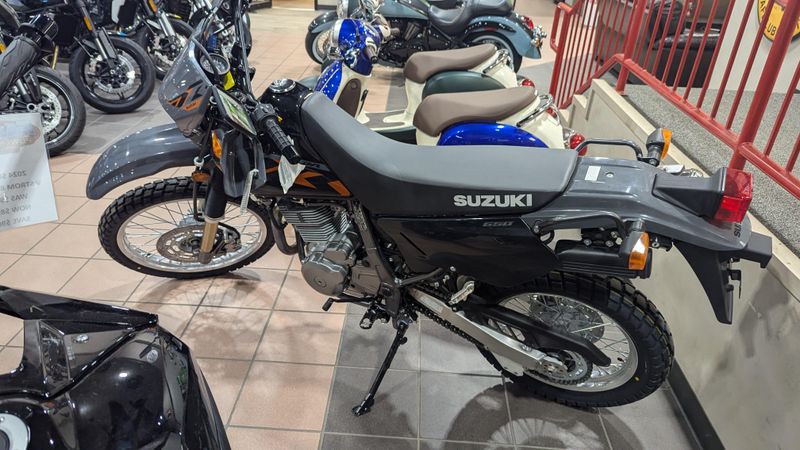 2025 Suzuki DR650SImage 3