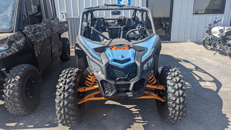 2025 Can-Am MAVERICK MAX DS 64 TURBO SCANDI BLUE AND ORANGE CRUSHImage 5