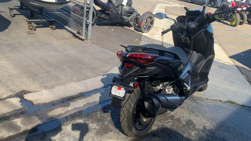 Used 2025 Yamaha Xmax Image 9