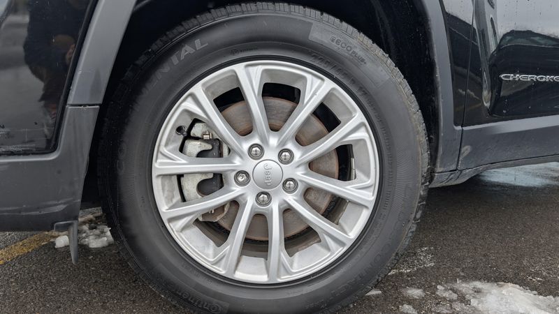 Used 2022 Jeep Cherokee Latitude LuxImage 9