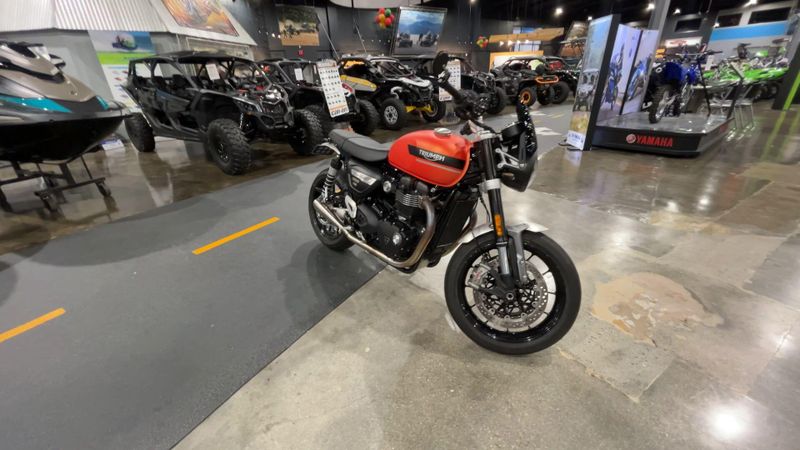 2023 Triumph SPEED TWIN 1200  in a MATTE BAJA ORANGE exterior color. Del Amo Motorsports of Redondo Beach (424) 390-7811 delamomotorsports.com 