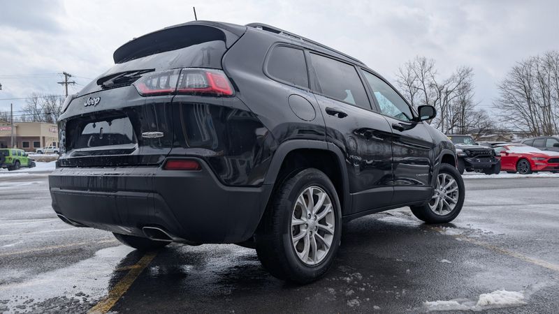 Used 2022 Jeep Cherokee Latitude LuxImage 5
