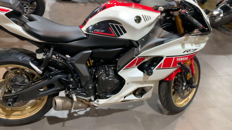 Used 2022 Yamaha YZF-R7 CA Image 9