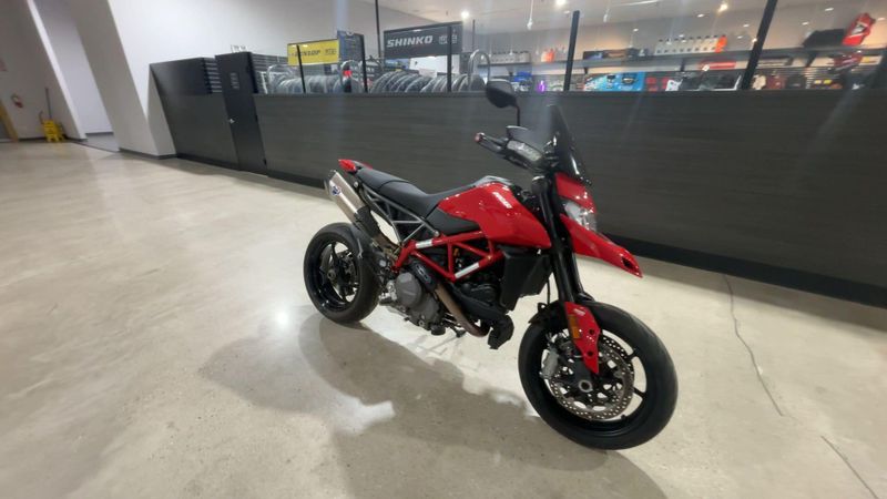 Used 2024 Ducati HYPERMOTARD 950 Image 6