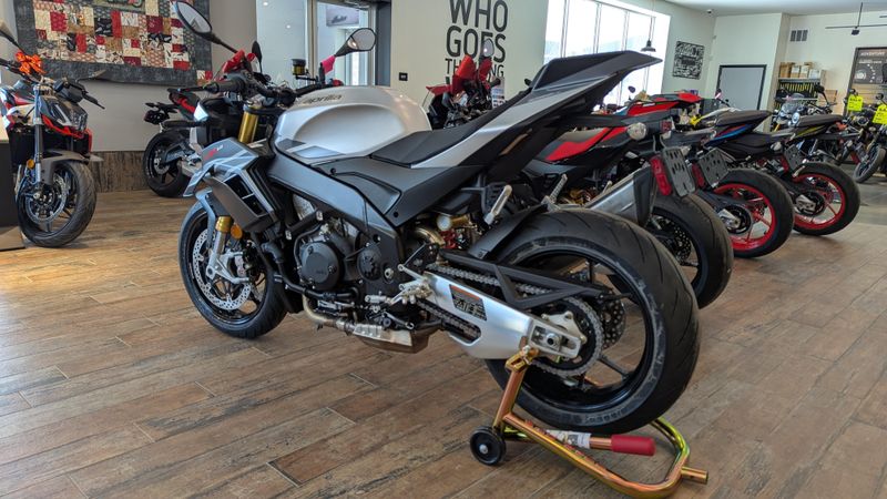 New 2026 Aprilia Tuono V4 1100 Image 2