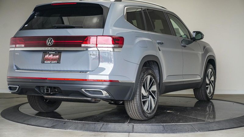 New 2025 Volkswagen Atlas 2.0T SELImage 4