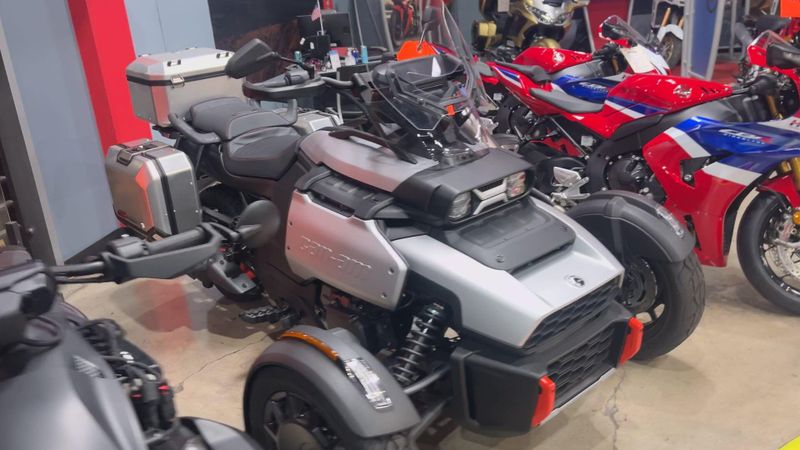 New 2025 Can-Am CANYON XT Image 6