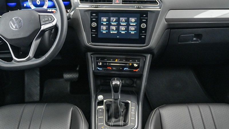 2022 Volkswagen Tiguan 2.0T SEImage 12