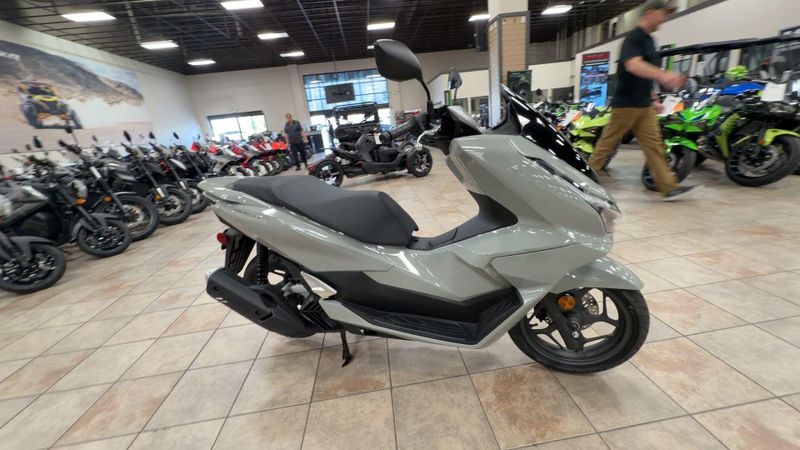 New 2025 Honda PCX ABS Image 2
