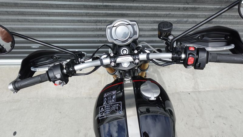 New 2025 Triumph Scrambler 1200 XE 