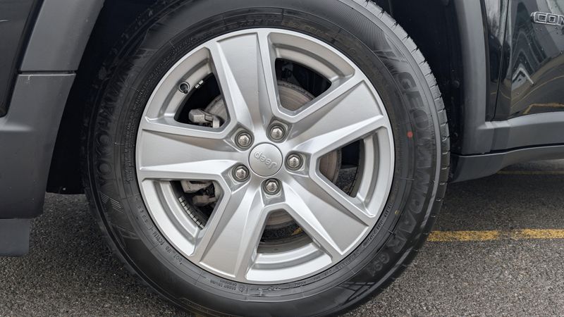 Used 2022 Jeep Compass LatitudeImage 9