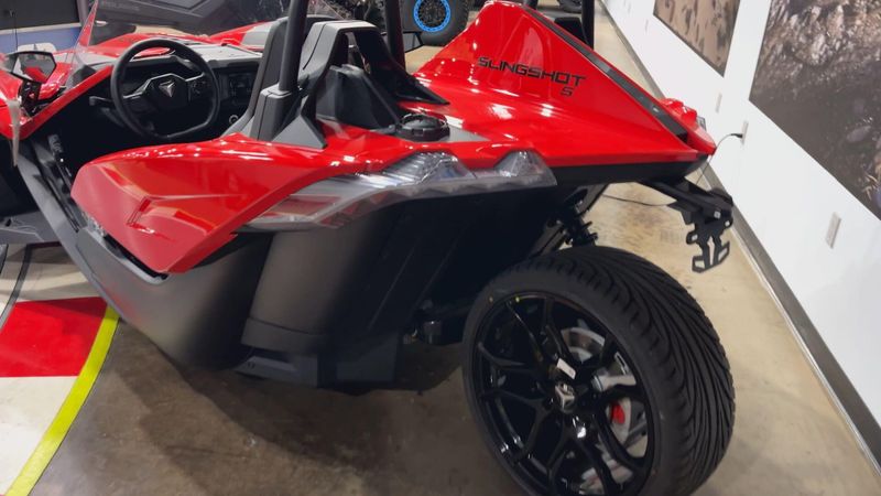 New 2025 Polaris SLINGSHOT S AUTODRIVE Image 2