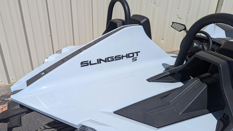 2024 Polaris SLINGSHOT S WITH TECHNOLOGY PACKAGE AUTODRIVEImage 6