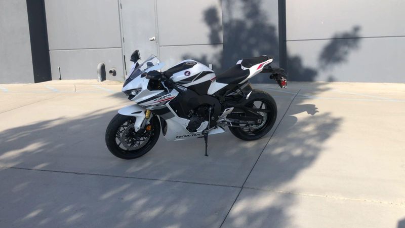New 2027 Honda CBR1000RR ABS Image 5
